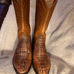 Beautiful Men Custom Made No Brand Alligator Boots. Very Excellent Condition.